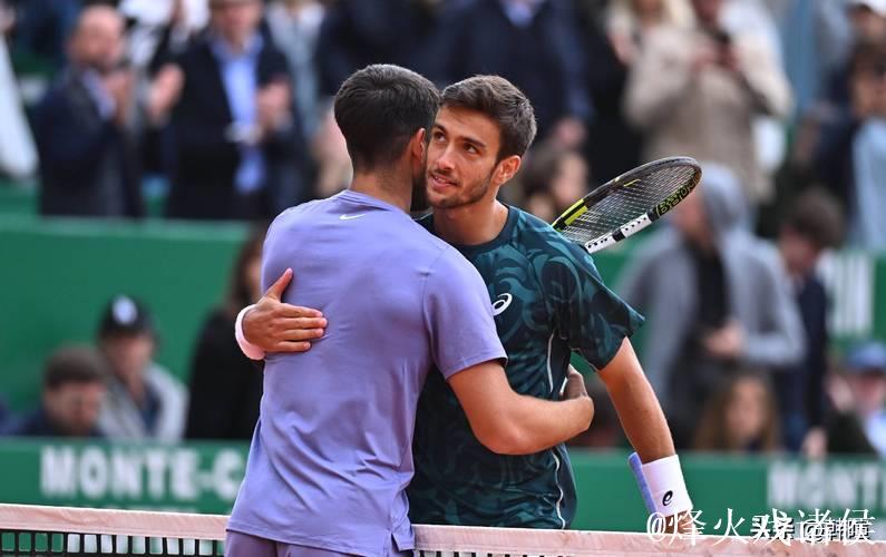 阿尔卡拉斯2-1力克弗里茨 总决赛小组赛连胜两场